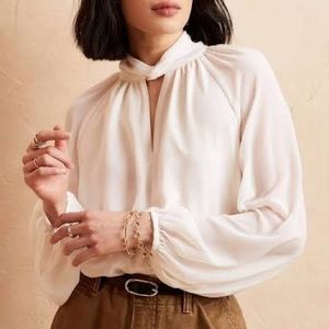 Banana Republic Cream Chiffon Long Sleeve Button Neck Blouse M Medium Twist Neck